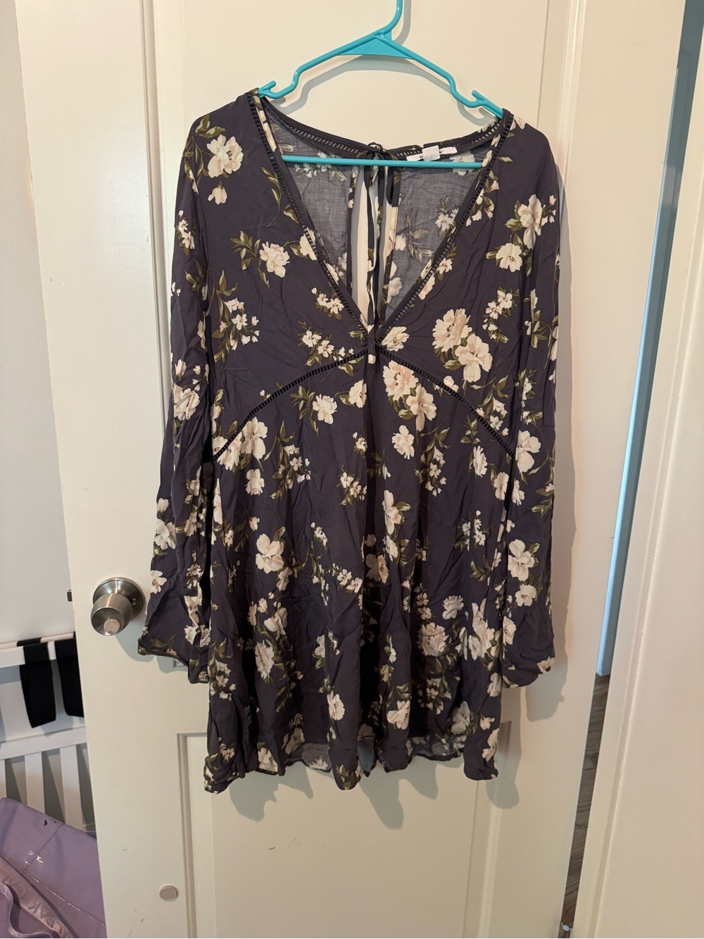 O’Neill Women's Floral V-Neck Long Sleeve Dress - Gray/White